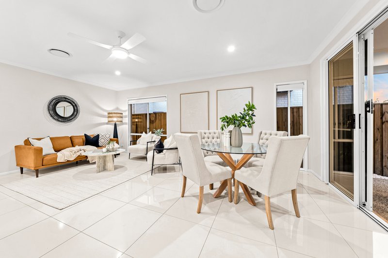 Photo - 5 Cape Street, Pallara QLD 4110 - Image 7