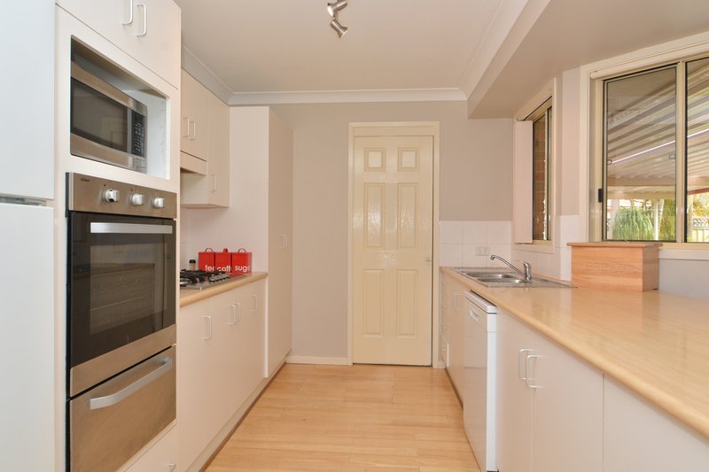 Photo - 5 Cardinal Close, Cameron Park NSW 2285 - Image 6