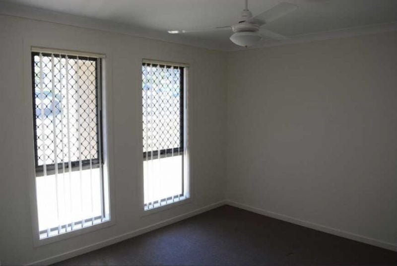 Photo - 5 Carlin Street, Glenvale QLD 4350 - Image 4