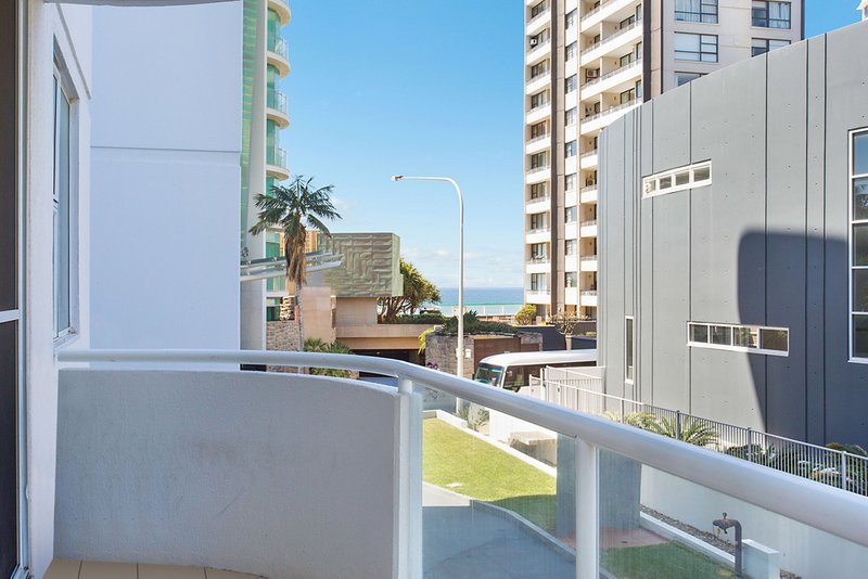 Photo - 5 'Carlton Apartments' 4 Clifford Street, Surfers Paradise QLD 4217 - Image 2