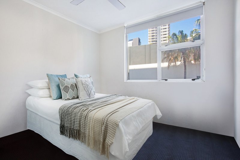 Photo - 5 'Carlton Apartments' 4 Clifford Street, Surfers Paradise QLD 4217 - Image 4