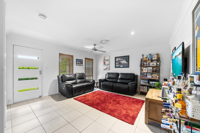 Photo - 5 Carmen Court, Oxenford QLD 4210 - Image 3