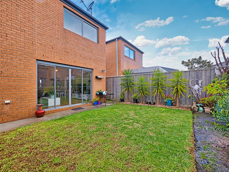 Photo - 5 Carmichael Avenue, Cranbourne West VIC 3977 - Image 18