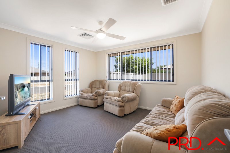 Photo - 5 Carnegie Place, Tamworth NSW 2340 - Image 3