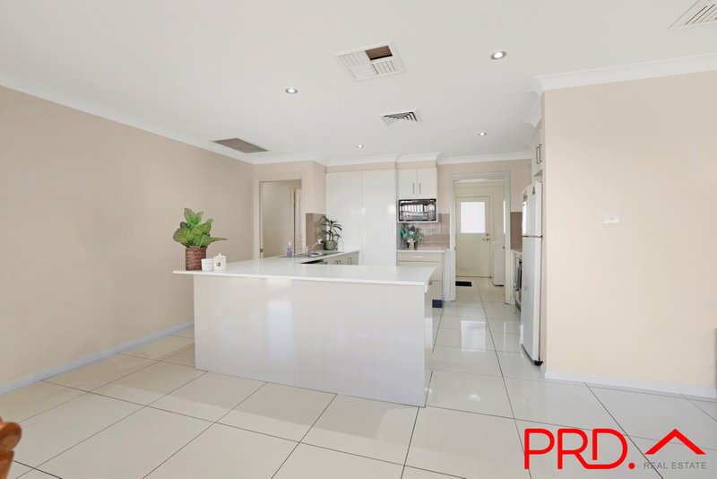 Photo - 5 Carnegie Place, Tamworth NSW 2340 - Image 5