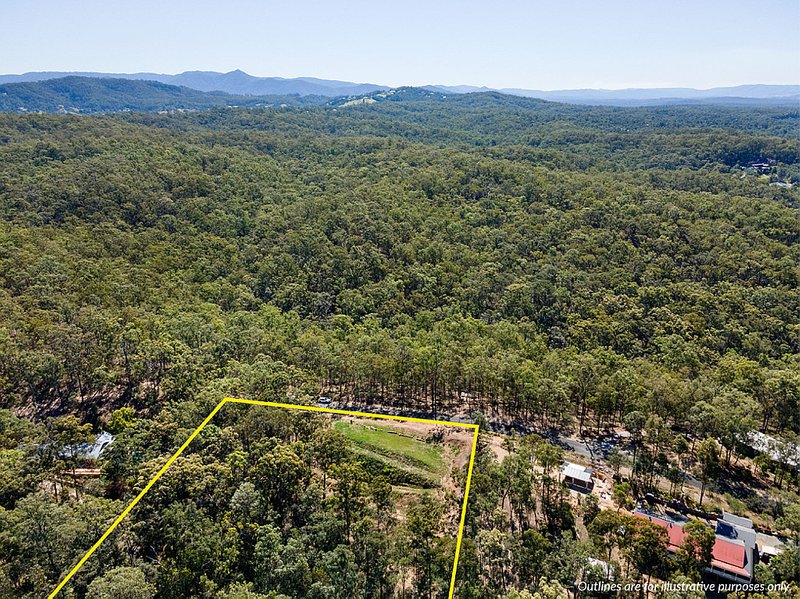 Photo - 5 Cashs Road, Cashmere QLD 4500 - Image 5