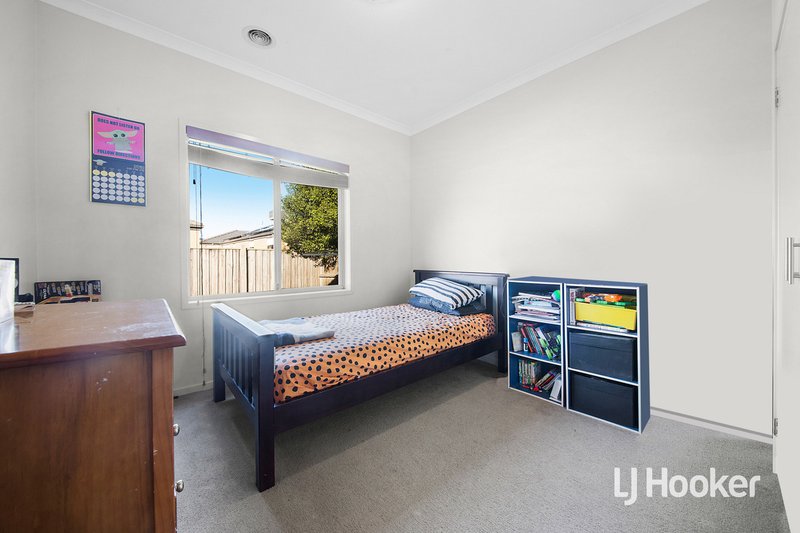 Photo - 5 Casino Parade, Point Cook VIC 3030 - Image 10