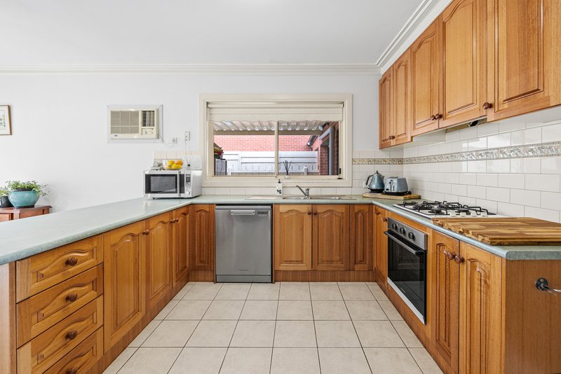 Photo - 5 Cassell Street, Werribee VIC 3030 - Image 2