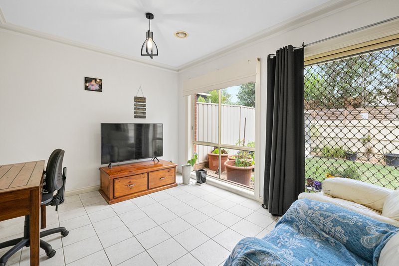 Photo - 5 Cassell Street, Werribee VIC 3030 - Image 5