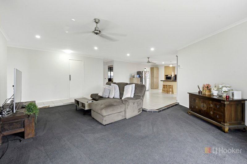 Photo - 5 Cassia Place, Glenella QLD 4740 - Image 6