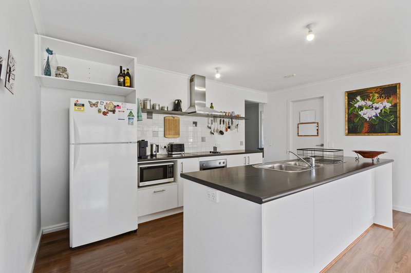 Photo - 5 Cassinia Street, Inverloch VIC 3996 - Image 3