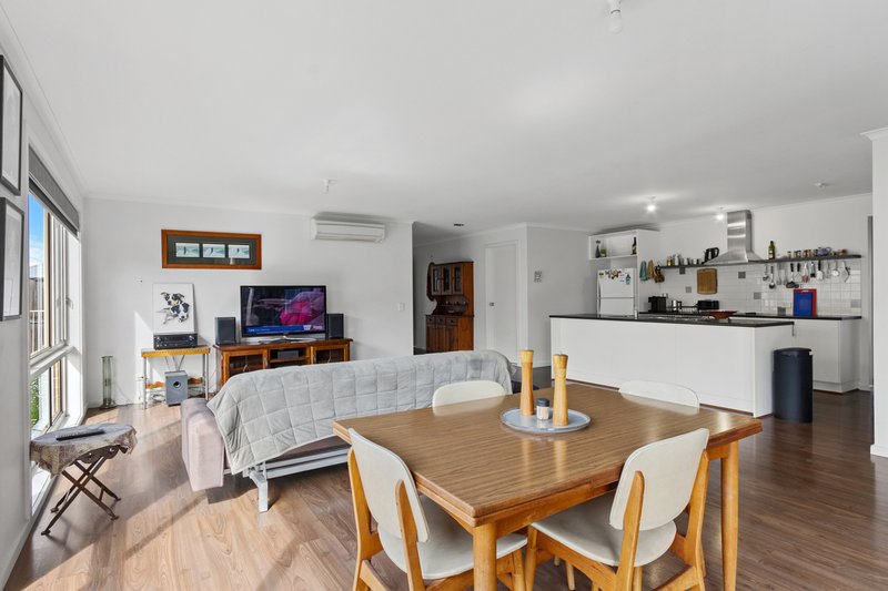 Photo - 5 Cassinia Street, Inverloch VIC 3996 - Image 4