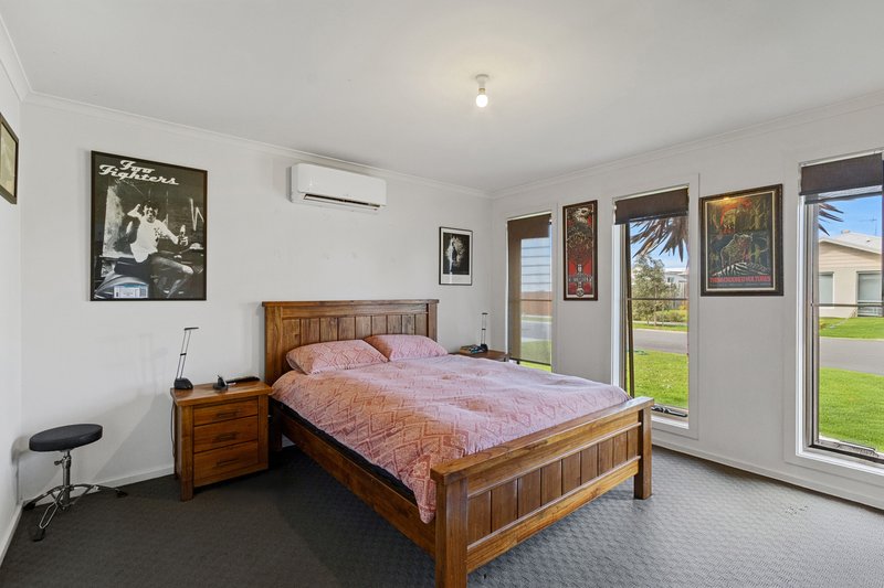 Photo - 5 Cassinia Street, Inverloch VIC 3996 - Image 6