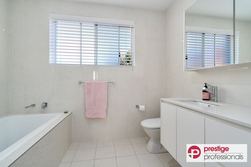 Photo - 5 Castle Rock Court, Wattle Grove NSW 2173 - Image 9