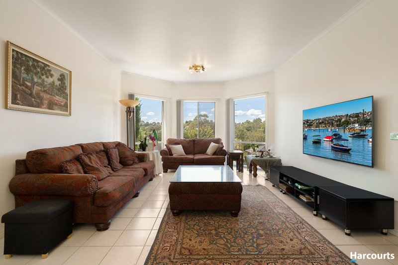 Photo - 5 Castlebar Way, Templestowe VIC 3106 - Image 2