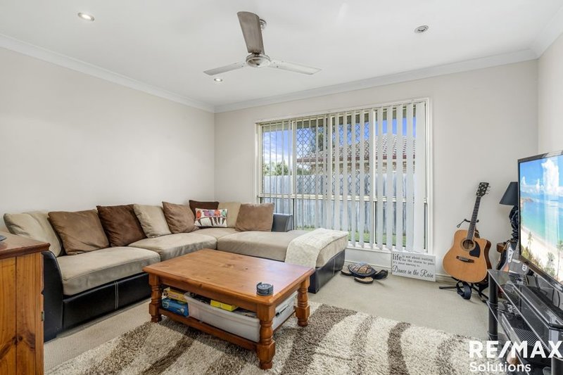 Photo - 5 Catalina Avenue, Bray Park QLD 4500 - Image 3