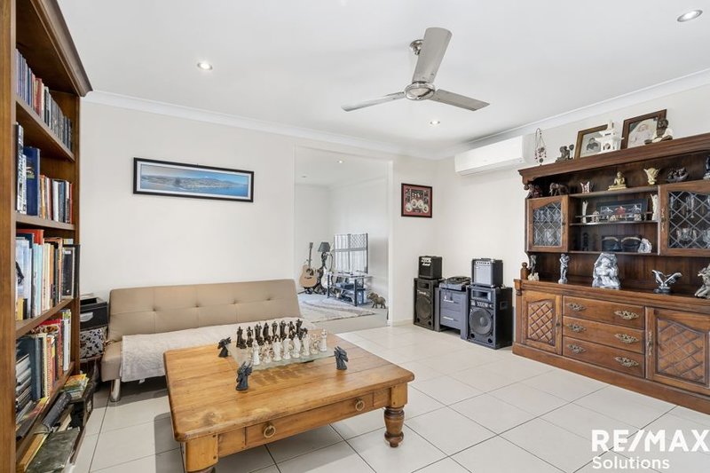 Photo - 5 Catalina Avenue, Bray Park QLD 4500 - Image 4