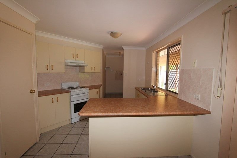 Photo - 5 Caulfield Drive, Loganlea QLD 4131 - Image 2