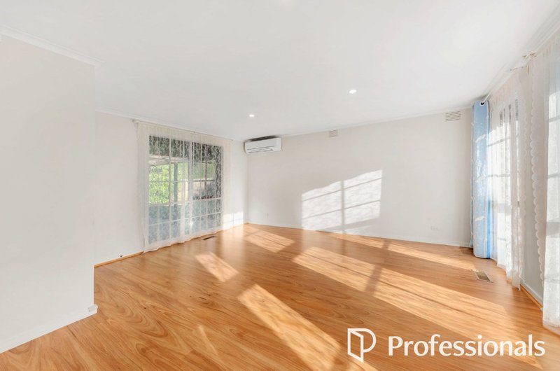 Photo - 5 Cavendish Avenue, Wantirna VIC 3152 - Image 3