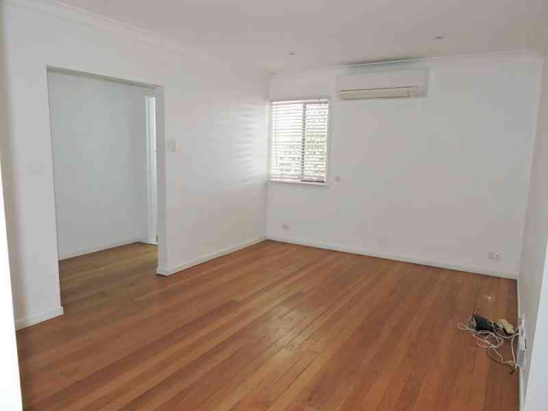 Photo - 5 Cedar Street, Killarney QLD 4373 - Image 2