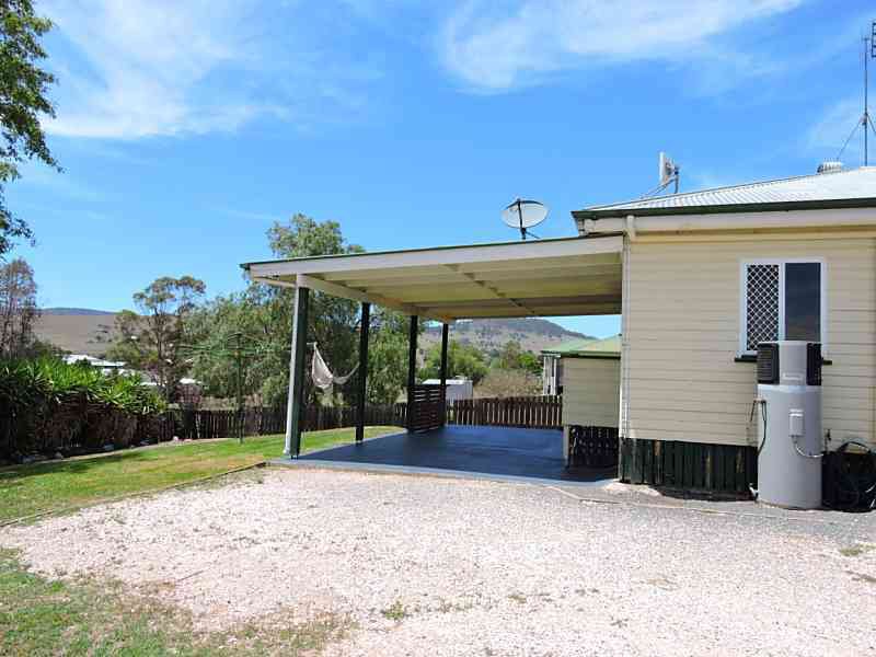 Photo - 5 Cedar Street, Killarney QLD 4373 - Image 5