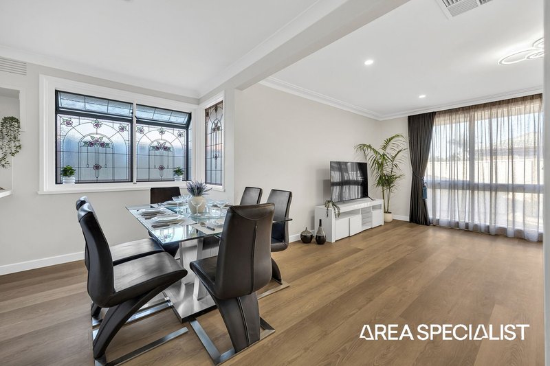 Photo - 5 Chanelle Court, Springvale South VIC 3172 - Image 2