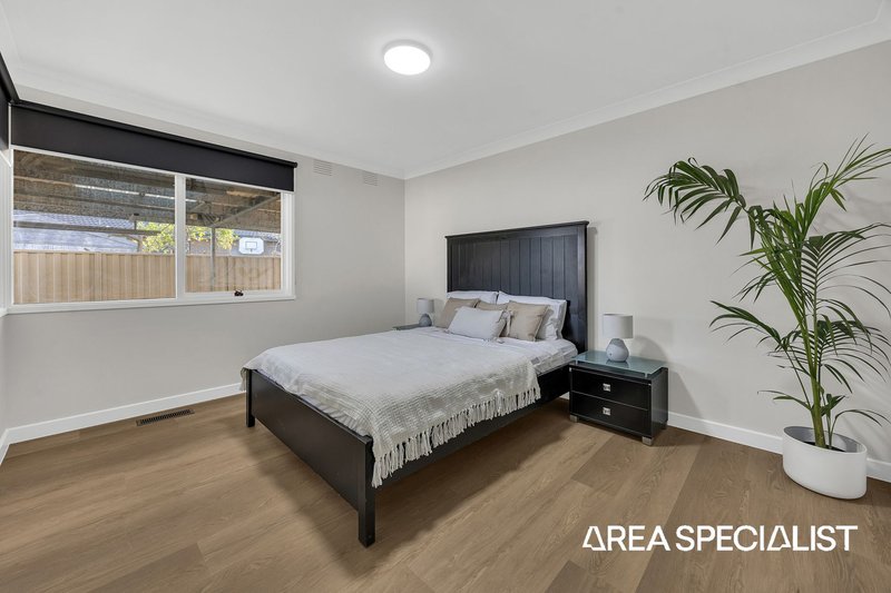 Photo - 5 Chanelle Court, Springvale South VIC 3172 - Image 3