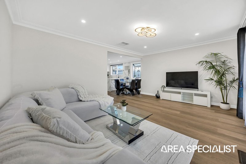 Photo - 5 Chanelle Court, Springvale South VIC 3172 - Image 6