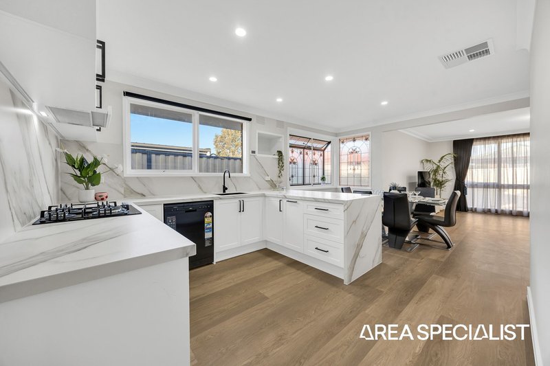 Photo - 5 Chanelle Court, Springvale South VIC 3172 - Image 9