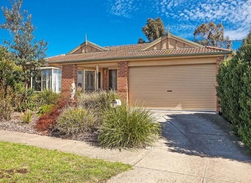 5 Chardonnay Drive, Skye VIC 3977