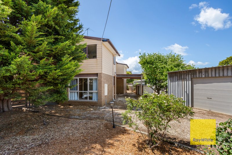 5 Charles Court, St Leonards VIC 3223