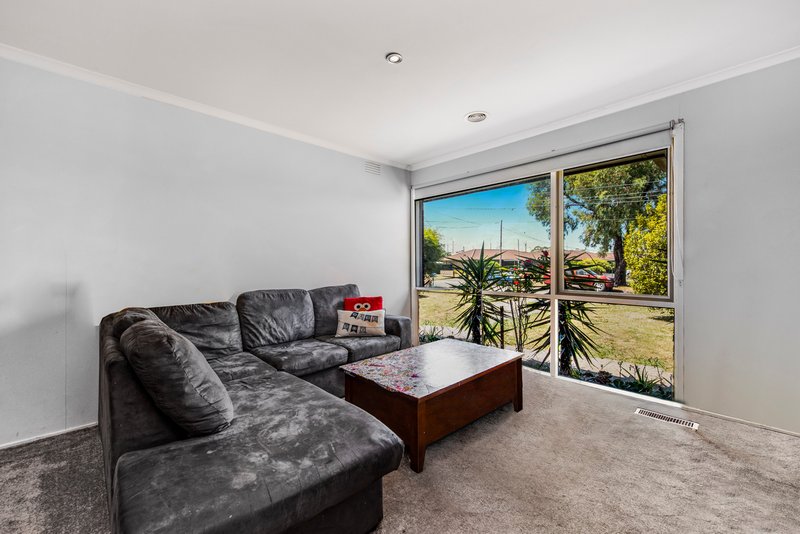 Photo - 5 Charles Street, Pakenham VIC 3810 - Image 3