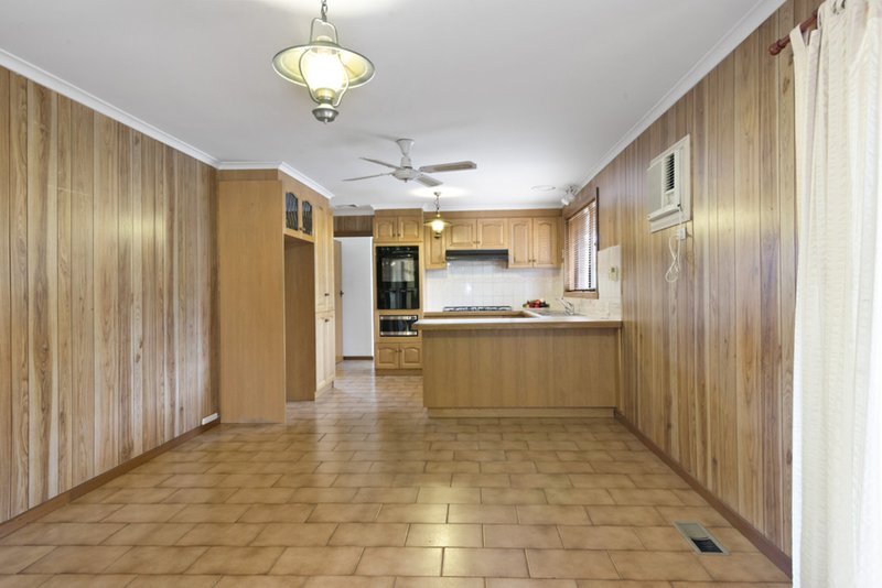 Photo - 5 Charlton Place, Thomastown VIC 3074 - Image 5