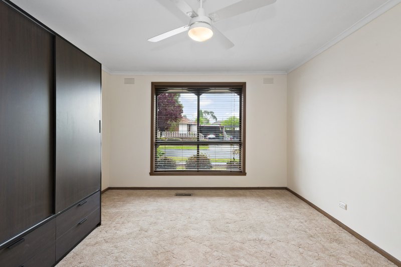 Photo - 5 Charlton Place, Thomastown VIC 3074 - Image 7