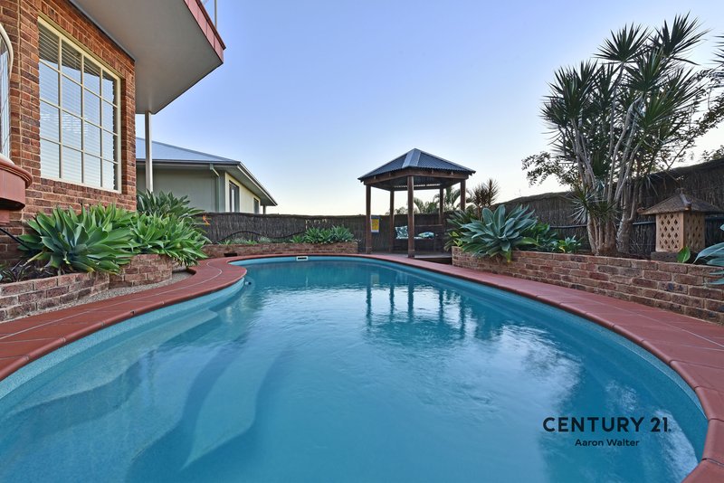 5 Chateau Place, Eleebana NSW 2282