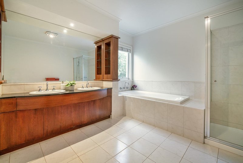 Photo - 5 Chatham Road, Canterbury VIC 3126 - Image 12