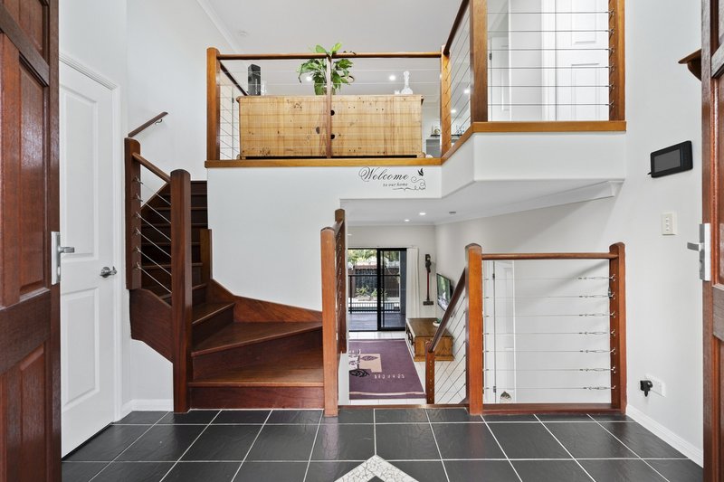 Photo - 5 Chevron Rise, Highland Park QLD 4211 - Image 12