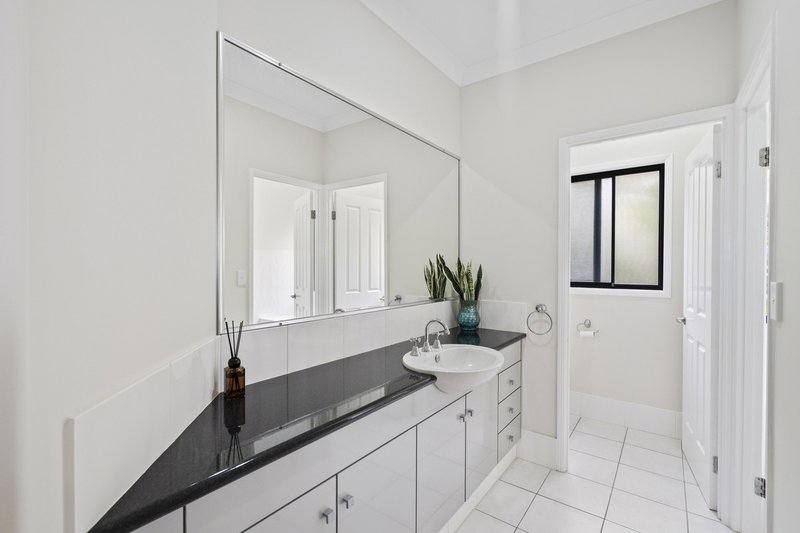 Photo - 5 Chevron Rise, Highland Park QLD 4211 - Image 21