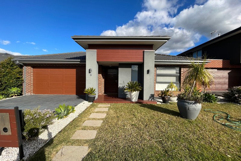 5 Chianina Lane, Clyde North VIC 3978