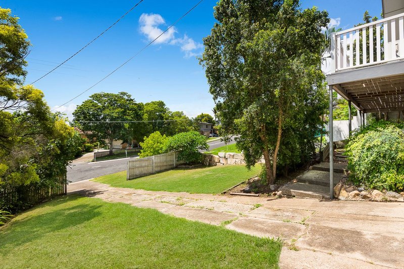 Photo - 5 Child Street, Riverview QLD 4303 - Image 2