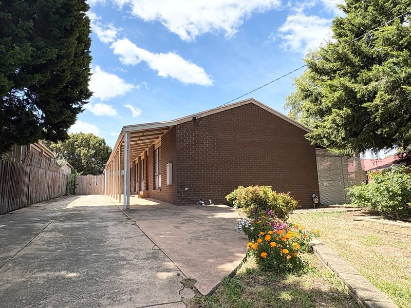 Photo - 5 Chinnock Court, Craigieburn VIC 3064 - Image 16