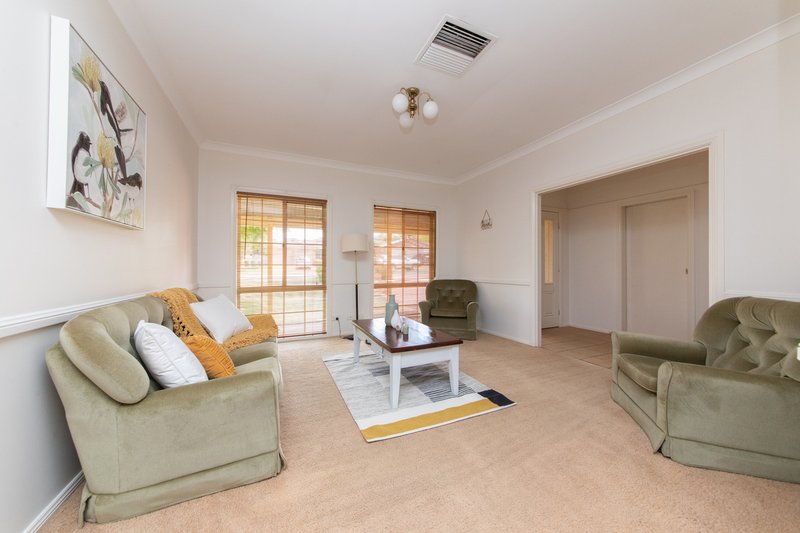 Photo - 5 Christie Close, Dubbo NSW 2830 - Image 3