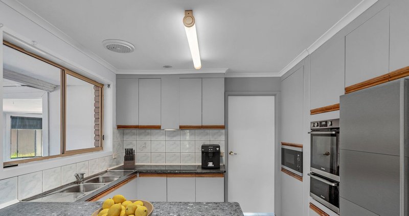 Photo - 5 Christina Crescent, Kurunjang VIC 3337 - Image 7