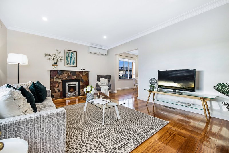 Photo - 5 Christina Street, Burwood VIC 3125 - Image 3