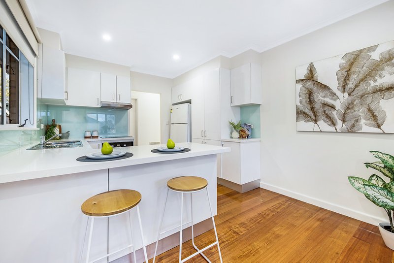 Photo - 5 Christina Street, Burwood VIC 3125 - Image 5