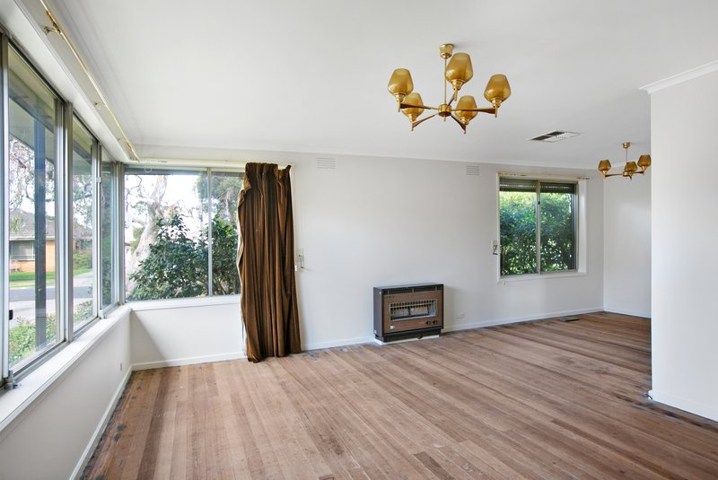 Photo - 5 Churchill Avenue, Reservoir VIC 3073 - Image 2