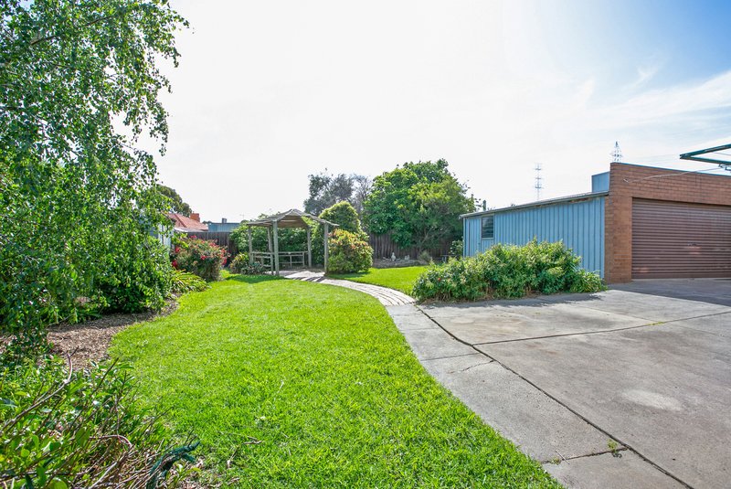 Photo - 5 Churchill Avenue, Reservoir VIC 3073 - Image 12