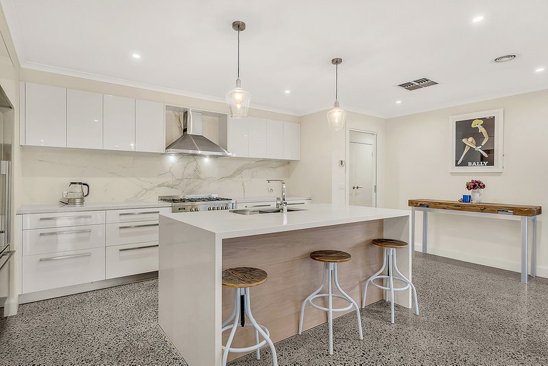 5 Clacton Court, Craigieburn VIC 3064