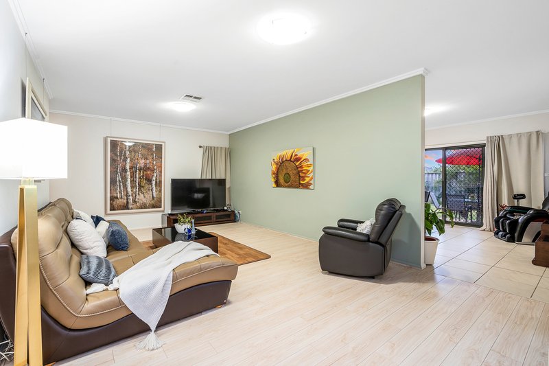 Photo - 5 Clapham Street, Stanhope Gardens NSW 2768 - Image 2