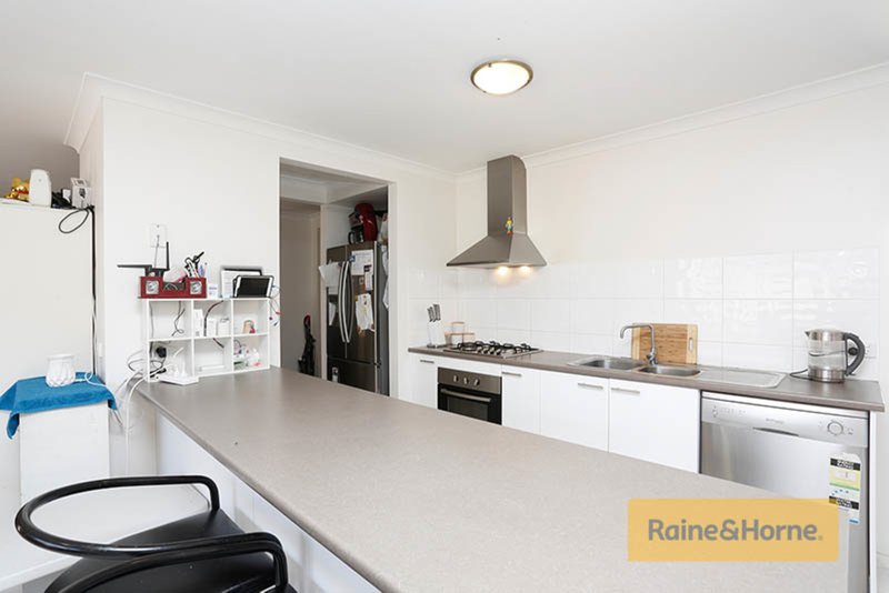 Photo - 5 Clare Street, Brookfield VIC 3338 - Image 3